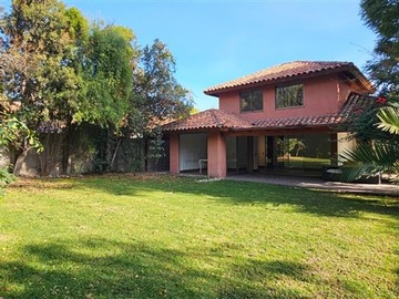 Casa en arriendo mensual en Chamisero, Colina - 4 dormitorios, 4 baños