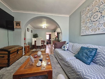 Casa en venta en Av. José Joaquín Pérez y Marte, Quinta Normal - 5 dormitorios, 2 baños