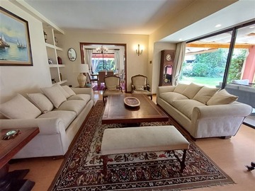 Casa en venta en Luis Pasteur, Vitacura - 6 dormitorios, 5 baños