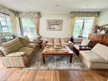 Casa en venta en Juan xxiii, Vitacura - 5 dormitorios, 4 baños