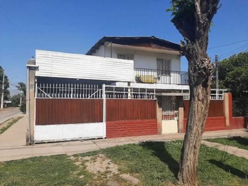 Casa en arriendo mensual en Casa 4 dormitorios , amplia bodega (100678), Estación Central - 4 dormitorios, 2 baños
