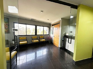Oficina en venta en Frente a la clínica alemana, Vitacura - 7 dormitorios, 3 baños