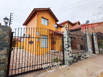 Casa en arriendo mensual en Loma Redonda 1 Poniente, Puente Alto - 3 dormitorios, 2 baños