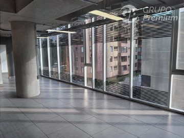 Oficina en venta en Los dominicos, Las Condes - 1 dormitorio, 2 baños