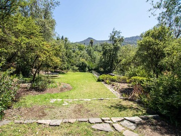 Casa en venta en Terreno de 5.015m2, rodeado de naturaleza (166940), Vitacura - 5 dormitorios, 5 baños