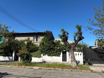 Casa en venta en Casa En Un Barrio Tradicional De San Miguel (169024), San Miguel - 2 dormitorios, 2 baños