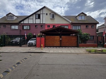 Casa en arriendo mensual en Metro pajaritos, Estación Central - 5 dormitorios, 4 baños