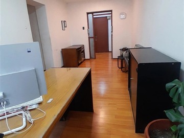 Oficina en arriendo mensual en Tenderini /Metro Santa Lucía, Santiago - 3 dormitorios, 2 baños