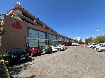 Oficina en arriendo mensual en Oficina en centro aeropuerto, Pudahuel - 5 dormitorios, 2 baños