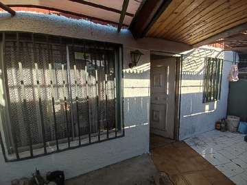 Casa en venta en Venancia leiva, La Pintana - 4 dormitorios, 2 baños
