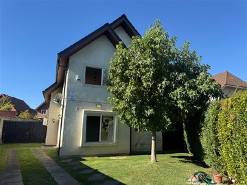 Casa en venta en valles del country Talca, Talca - 4 dormitorios, 3 baños