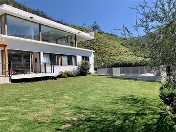 Casa en venta en Camino Gran Vista/ Punta de Aguila, Lo Barnechea - 5 dormitorios, 5 baños