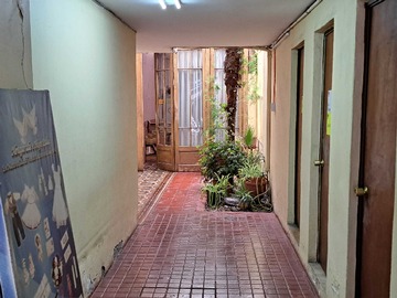 Oficina en arriendo mensual en Gran propiedad para oficinas o taller (84767), Recoleta - 5 dormitorios, 7 baños