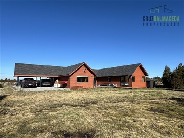 Casa en venta en Impecable, 4 dormitorios, vista volcan Calbuco y Osorno, condominio, Puerto Varas - 3 dormitorios, 3 baños