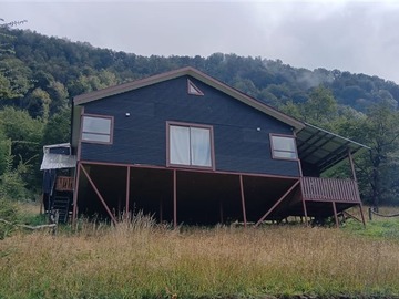 Casa en venta en Hermosa parcela con casa, quincho y bodega camino lago atravesado 25 minutos de coyhaique, Coyhaique - 3 dormitorios, 2 baños