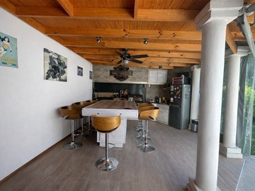 Casa en venta en San Carlos de Apoquindo, Las Condes - 5 dormitorios, 7 baños
