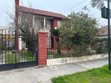 Casa en venta en Venta Casa Ñuñoa (173209), Ñuñoa - 4 dormitorios, 3 baños