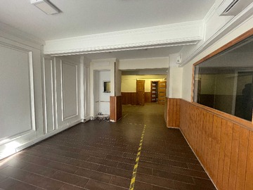 Oficina en arriendo mensual en Oportunidad Ideal para Inversión Empresarial (166140), Santiago - 4 dormitorios, 4 baños