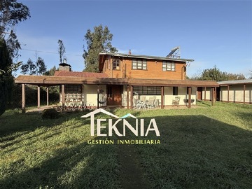 Casa en venta en Metrenco, Padre Las Casas - 6 dormitorios, 3 baños