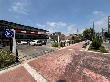 Local Comercial en arriendo mensual en Walker Martinez con La Concepción, La Florida - 1 baño