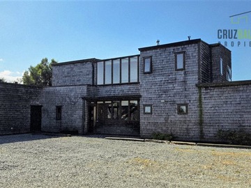 Casa en venta en Condominio Las Bahías, Puerto Varas - 4 dormitorios, 3 baños