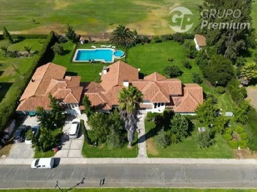 Casa en venta en Av. Lonquen Sur / Camino El Oliveto, Talagante - 8 dormitorios, 7 baños