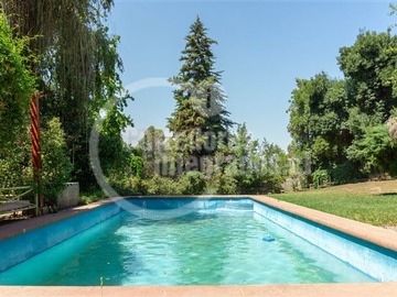 Casa en venta en Camino de michai, Lo Barnechea - 5 dormitorios, 4 baños