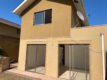 Casa en venta en Barrio Portezuelo, Colina - 3 dormitorios, 3 baños