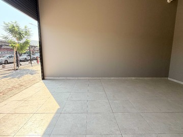 Local Comercial en arriendo mensual en Arriendo Locales Comerciales con Parking – Pa (176582), Recoleta - 1 baño