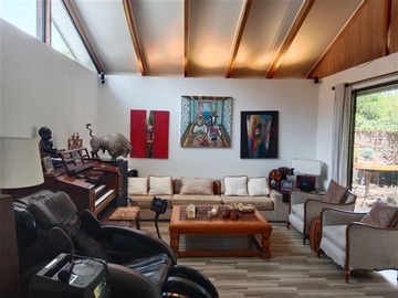 Casa en venta en Los dominicos Rotonda Atenas, Las Condes - 4 dormitorios, 2 baños