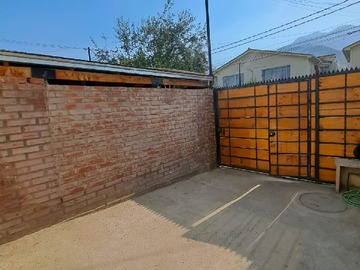 Casa en arriendo mensual en Calle Valle Del Choapa, Lampa - 2 dormitorios, 1 baño