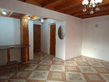 Casa en venta en Venta de Casa en Estacion Central - 4 dormitorios, 3 baños