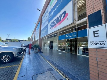Oficina en arriendo mensual en Con excelente ubicación y precio en centro aeropuerto, Pudahuel - 5 dormitorios, 2 baños