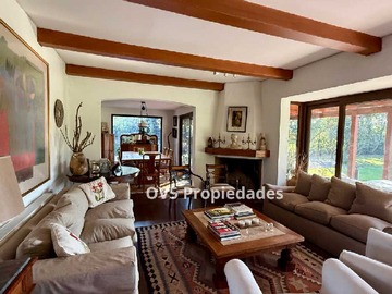 Casa en arriendo mensual en Preciosa Casa en Chicureo centro (120934), Colina - 5 dormitorios, 4 baños