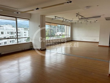 Oficina en venta en Portal La Dehesa, Lo Barnechea - 1 dormitorio, 2 baños