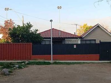Casa en arriendo mensual en Excelente conectividad (180713), La Reina - 3 dormitorios, 2 baños