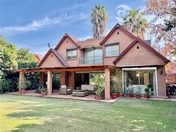 Casa en venta en Brisas Norte - Los Atacameños Chicureo, Colina - 5 dormitorios, 5 baños