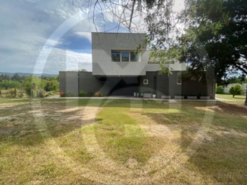 Terreno en venta en Confort, elegancia y tranquilidad en Quilpué (126944), Quilpué - 4 dormitorios, 4 baños