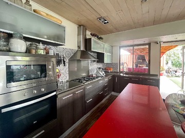 Casa en venta en Casa Amplia, con jardín en Las Condes (171229), Las Condes - 3 dormitorios, 3 baños