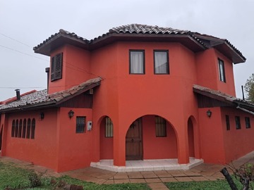 Casa en venta en Excelente casa avenida central, Rancagua - 5 dormitorios, 3 baños
