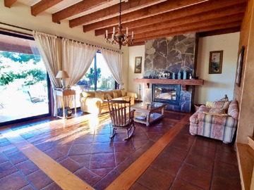 Casa en venta en Casa Familiar en Venta en Exclusivo Sector (153455), Pucón - 7 dormitorios, 6 baños