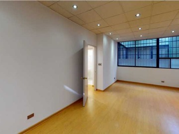 Oficina en venta en Tour Virtual // Estacionamiento (75134), Providencia