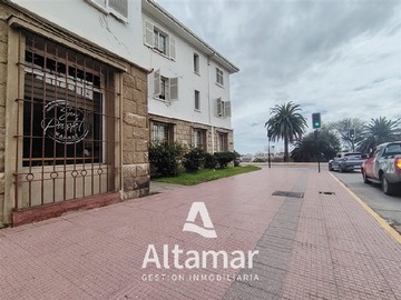 Oficina en arriendo mensual en A metros de los edificios públicos y de la calle Pedro Pablo Muñoz, La Serena - 3 dormitorios, 3 baños