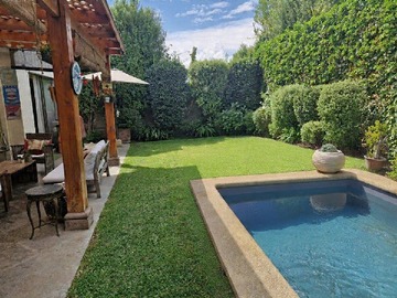 Casa en venta en Las Condes, San Carlos de Apoquindo, Las Condes - 4 dormitorios, 2 baños