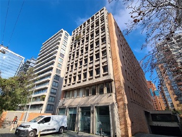 Oficina en arriendo mensual en Isidora Goyenechea / Benjamín, Las Condes - 5 dormitorios, 4 baños