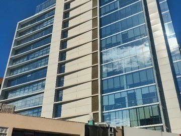 Oficina en arriendo mensual en Moderna oficina Comercial Apoquindo Las Condes (180765), Las Condes - 3 dormitorios, 2 baños
