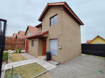 Casa en arriendo mensual en Loma Redonda Puente Alto, Puente Alto - 3 dormitorios, 2 baños