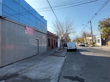 Oficina en arriendo mensual en Calle Víctor Cuccuini 353, Recoleta - 4 baños
