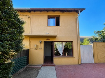 Casa en venta en pasaje 3, Molina - 2 dormitorios, 1 baño