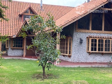 Casa en arriendo mensual en Los Nogales de Don Toribio Parcelación, Peñaflor - 4 dormitorios, 4 baños